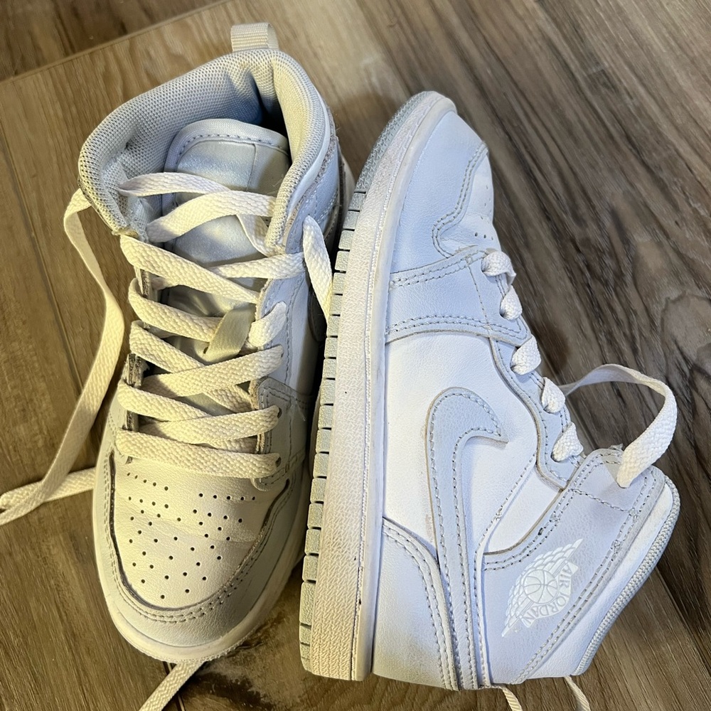 Nike size 12 Kids White High-Top Sneakers